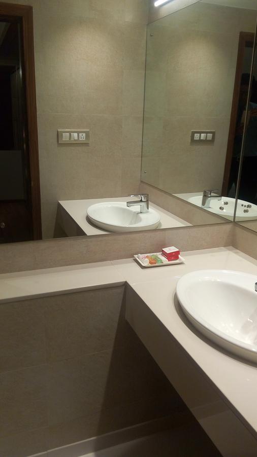 מומביי The Royal Orchid Hotel, Chembur מראה חיצוני תמונה