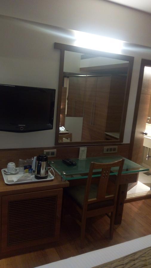 מומביי The Royal Orchid Hotel, Chembur מראה חיצוני תמונה