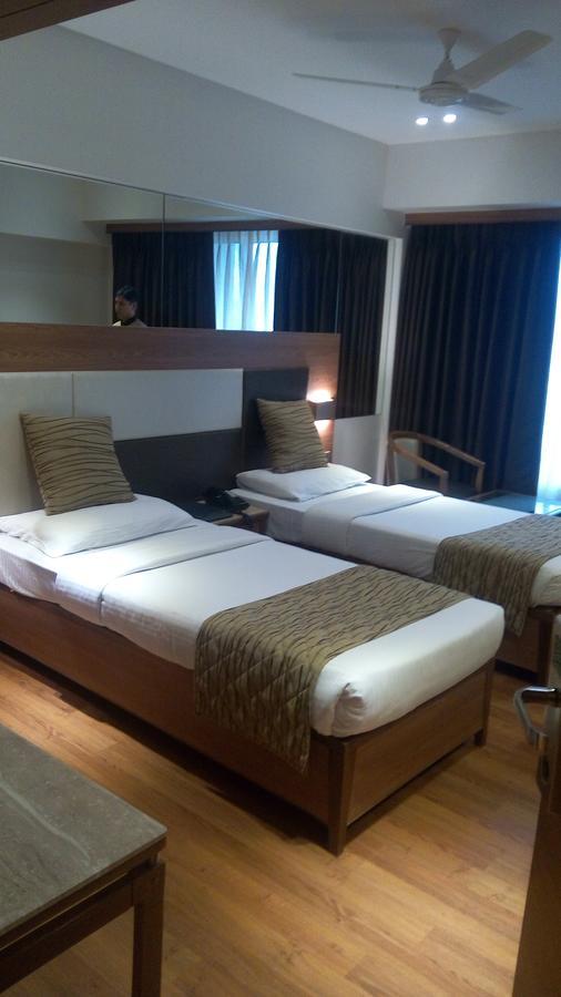 מומביי The Royal Orchid Hotel, Chembur מראה חיצוני תמונה